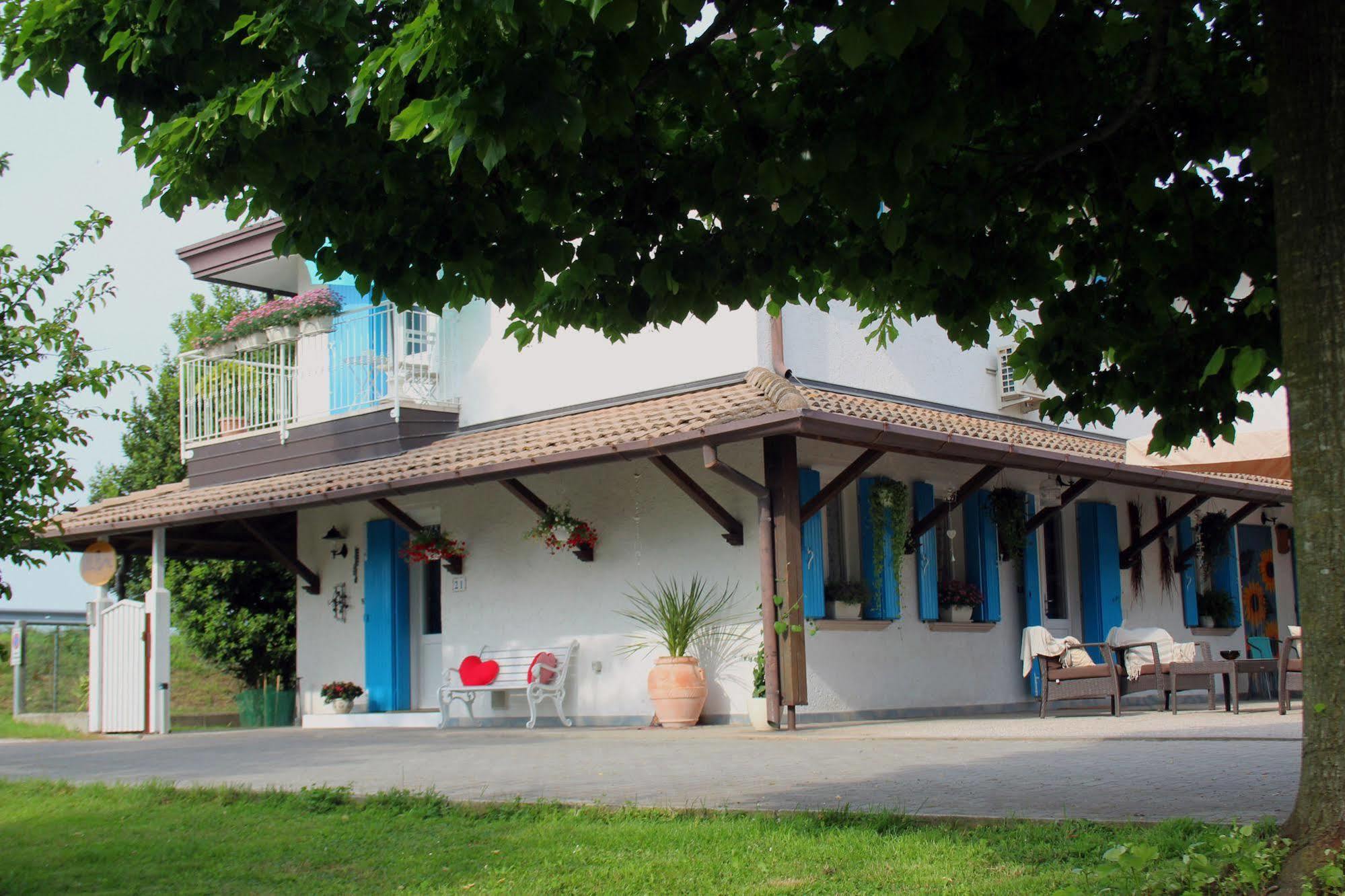יזולו Villa Roma Holidays מראה חיצוני תמונה