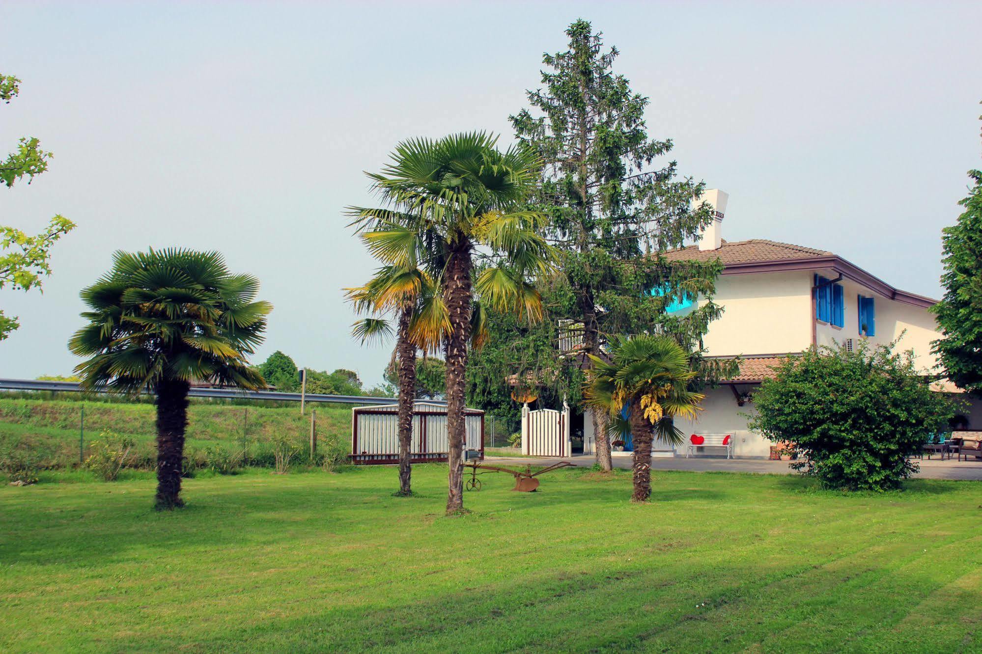 יזולו Villa Roma Holidays מראה חיצוני תמונה